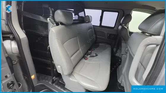 HYUNDAI STAREX 5-SEATER VAN