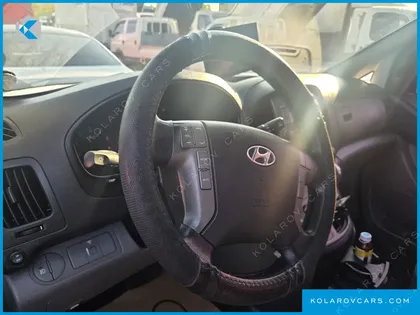 HYUNDAI STAREX 12-SEATER WAGON