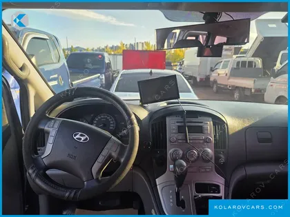 HYUNDAI STAREX 12-SEATER WAGON