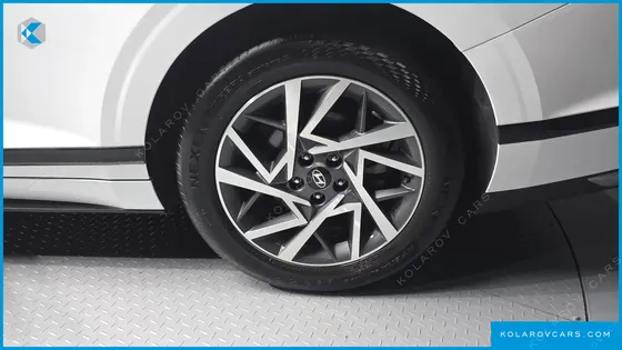 HYUNDAI GRANDEUR 2,5 GASOLINE 2WD