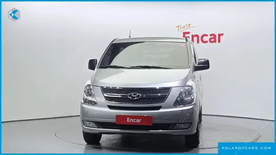 HYUNDAI STAREX 5-SEATER VAN