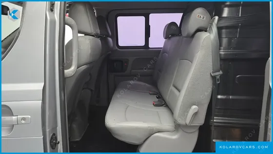 HYUNDAI STAREX 5-SEATER VAN