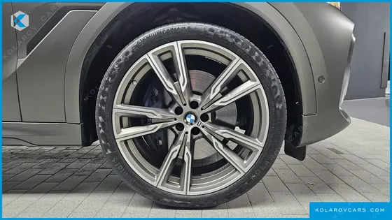 BMW X6 M50I