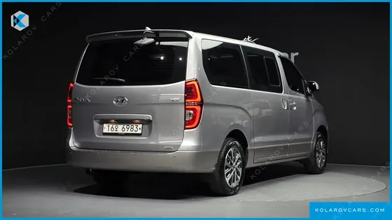 HYUNDAI STAREX 4WD URBAN 9-SEATER