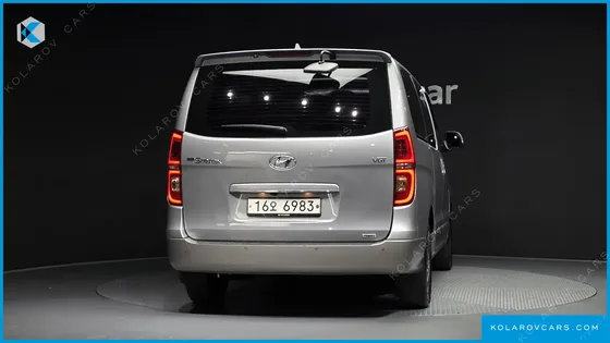 HYUNDAI STAREX 4WD URBAN 9-SEATER