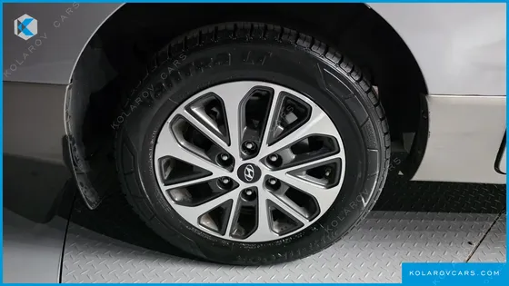 HYUNDAI STAREX 4WD URBAN 9-SEATER