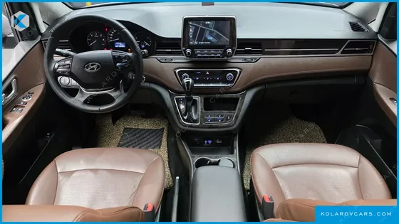 HYUNDAI STAREX 4WD URBAN 9-SEATER