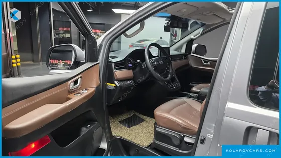 HYUNDAI STAREX 4WD URBAN 9-SEATER