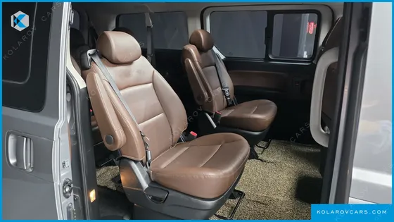 HYUNDAI STAREX 4WD URBAN 9-SEATER