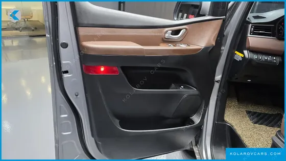 HYUNDAI STAREX 4WD URBAN 9-SEATER