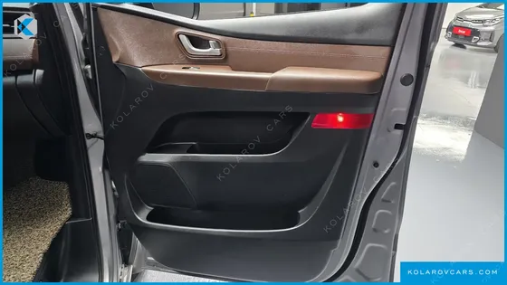 HYUNDAI STAREX 4WD URBAN 9-SEATER