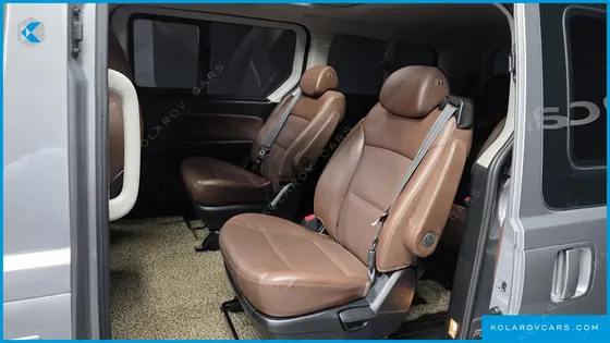 HYUNDAI STAREX 4WD URBAN 9-SEATER