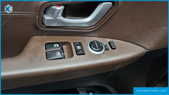 HYUNDAI STAREX 4WD URBAN 9-SEATER