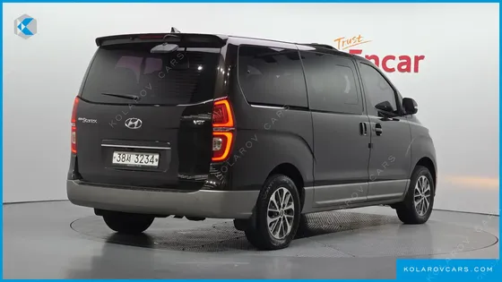 HYUNDAI STAREX 4WD URBAN 9-SEATER