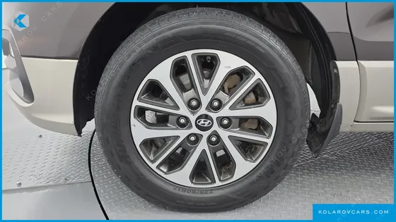 HYUNDAI STAREX 4WD URBAN 9-SEATER
