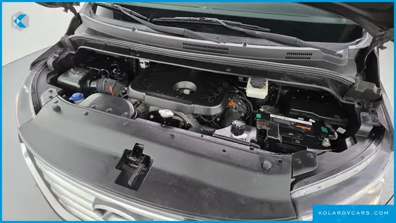 HYUNDAI STAREX 4WD URBAN 9-SEATER
