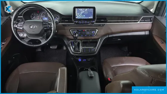 HYUNDAI STAREX 4WD URBAN 9-SEATER