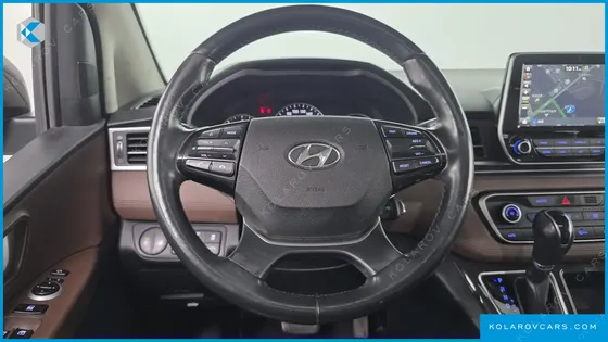 HYUNDAI STAREX 4WD URBAN 9-SEATER