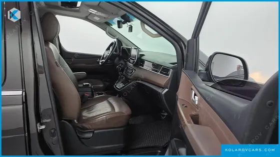 HYUNDAI STAREX 4WD URBAN 9-SEATER