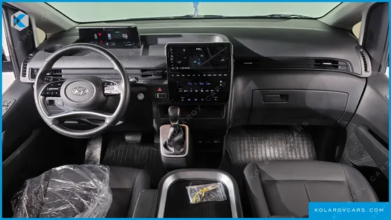HYUNDAI STARIA L3.5 CARGO 5-SEATER