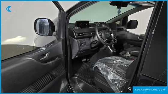 HYUNDAI STARIA L3.5 CARGO 5-SEATER