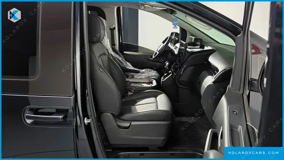 HYUNDAI STARIA L3.5 CARGO 5-SEATER