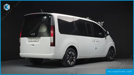 HYUNDAI STARIA CARGO 5-SEATER