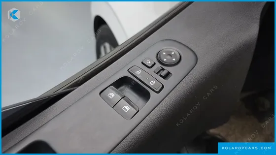 HYUNDAI STARIA CARGO 5-SEATER