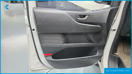 HYUNDAI STARIA CARGO 5-SEATER