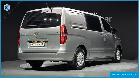 HYUNDAI STAREX 5-SEATER VAN