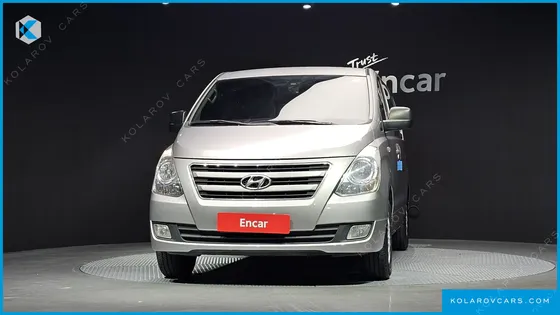 HYUNDAI STAREX 5-SEATER VAN