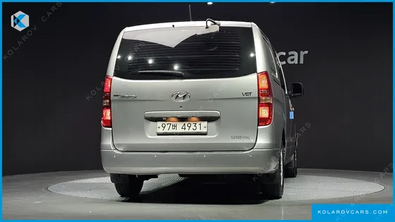HYUNDAI STAREX 5-SEATER VAN