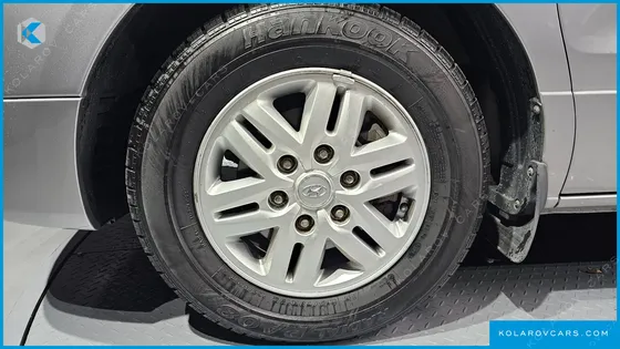 HYUNDAI STAREX 5-SEATER VAN