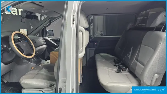 HYUNDAI STAREX 5-SEATER VAN