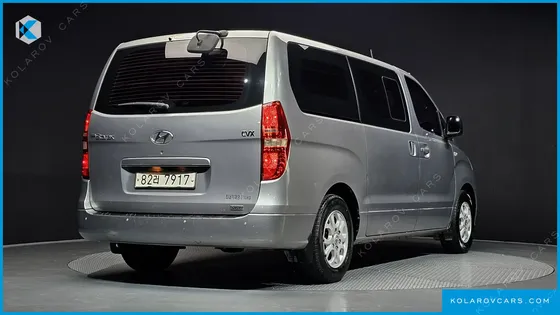 HYUNDAI STAREX 5-SEATER VAN