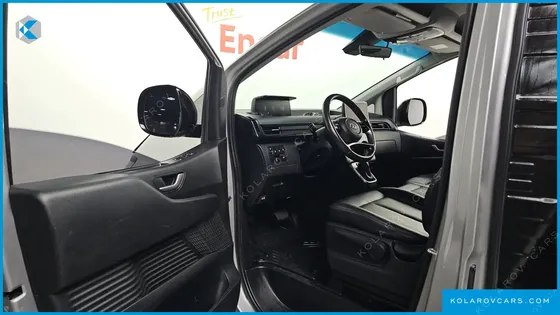 HYUNDAI STARIA CARGO 3-SEATER