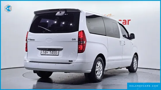 HYUNDAI STAREX 11-SEATER WAGON