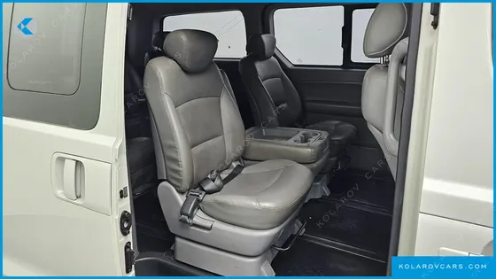 HYUNDAI STAREX 11-SEATER WAGON