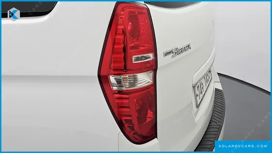 HYUNDAI STAREX 11-SEATER WAGON