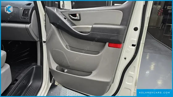 HYUNDAI STAREX 11-SEATER WAGON