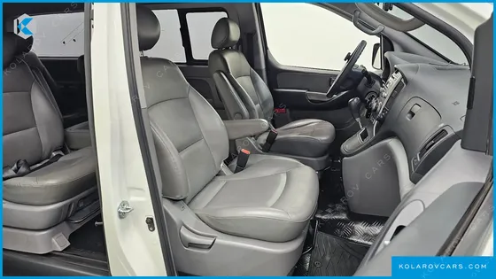 HYUNDAI STAREX 11-SEATER WAGON