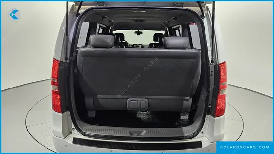 HYUNDAI STAREX 11-SEATER WAGON
