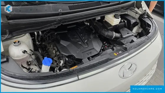 HYUNDAI STARIA L3.5 CARGO 5-SEATER