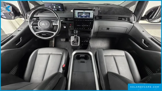 HYUNDAI STARIA L3.5 CARGO 5-SEATER