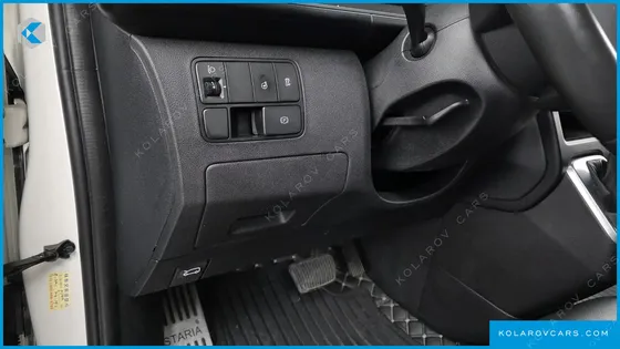 HYUNDAI STARIA L3.5 CARGO 5-SEATER