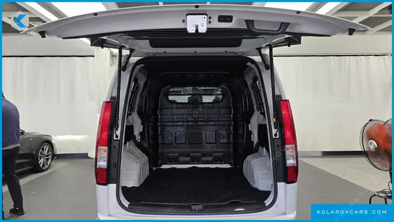 HYUNDAI STARIA L3.5 CARGO 5-SEATER