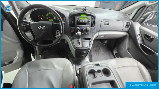 HYUNDAI STAREX 3-SEATER VAN