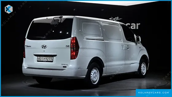 HYUNDAI STAREX 3-SEATER VAN