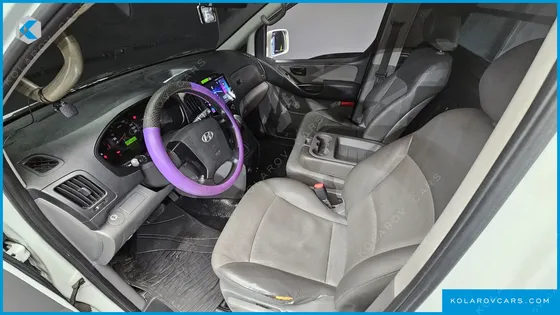 HYUNDAI STAREX 3-SEATER VAN