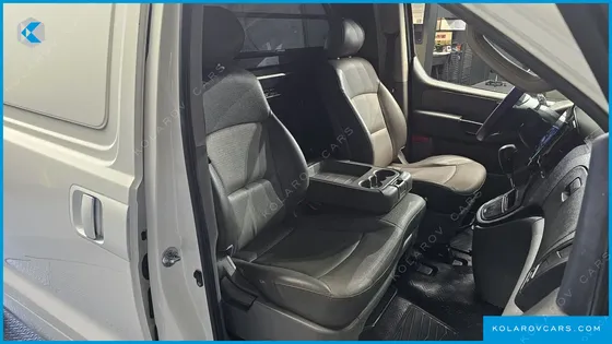 HYUNDAI STAREX 3-SEATER VAN